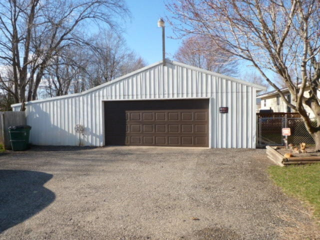 2811 Hamilton Road Muskegon, MI 49445 - Photo 7 of 23 6-Garage 2