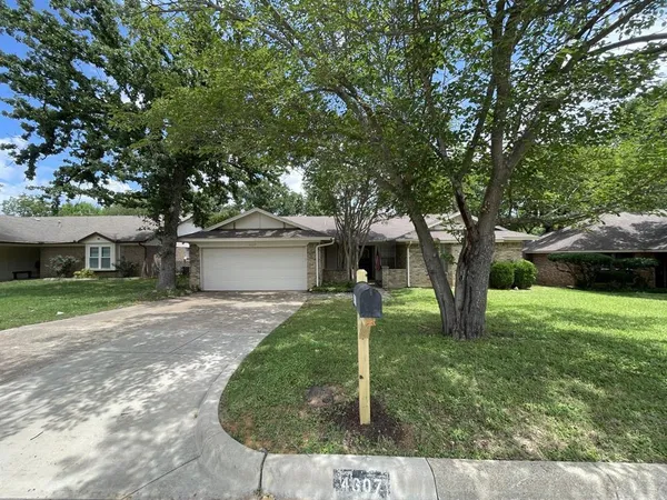 $2,095 | 4607 Andalusia Trail, Arlington, TX 76017
