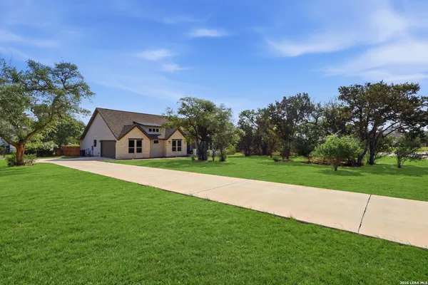 $649,990 | 860 Rayner Ranch Boulevard, Spring Branch, TX 78070