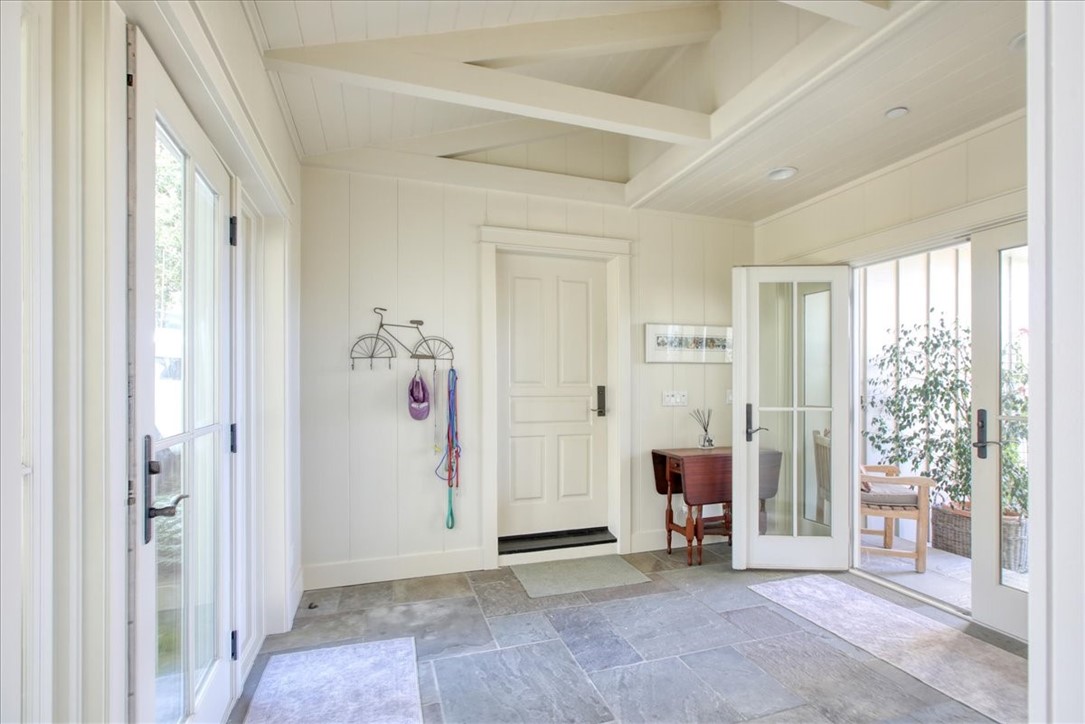 404 Huntington Road Cambria, CA 93428 - Photo 5 of 72
