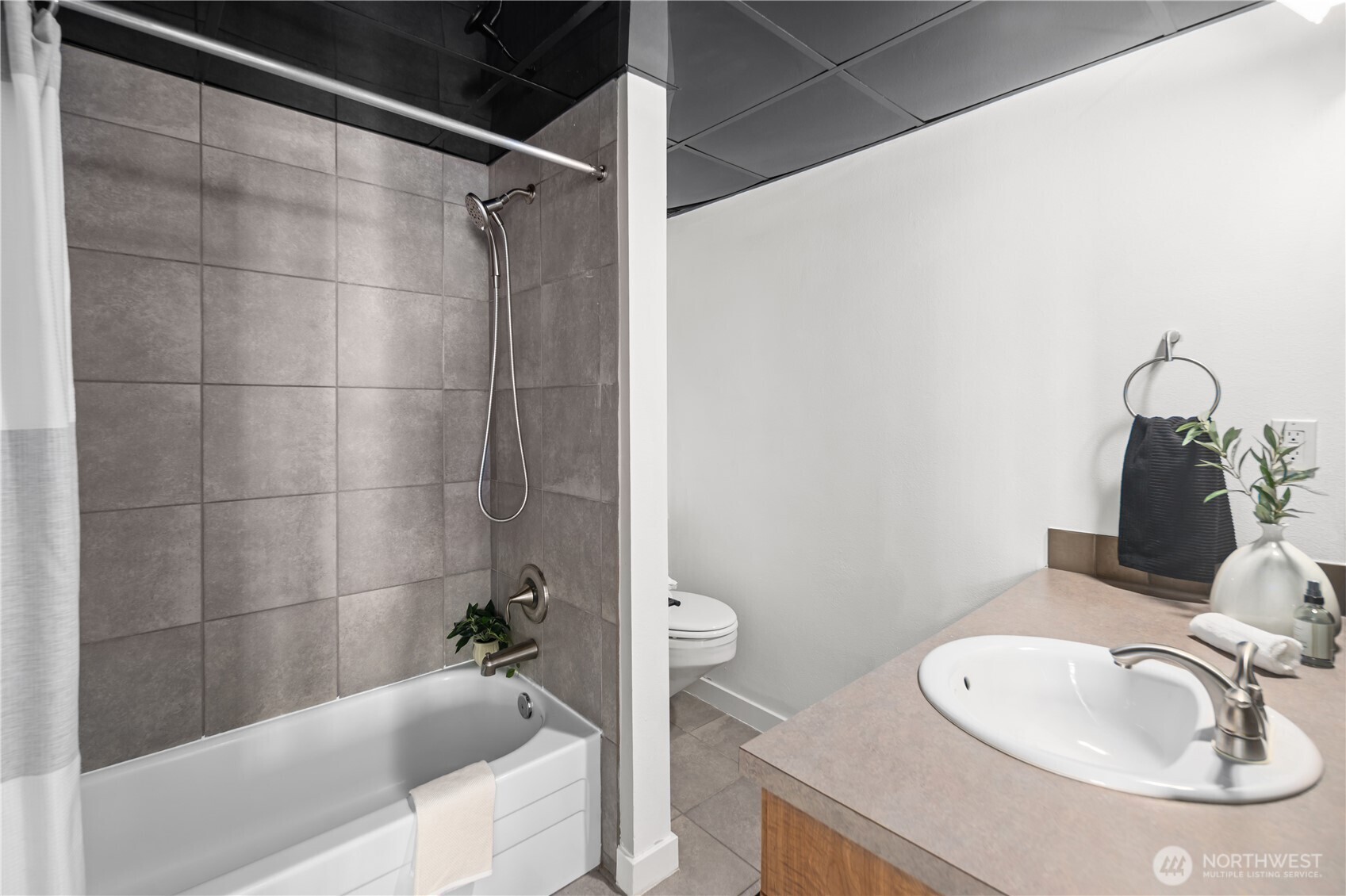 905 Cherry Street, Unit 701 Seattle, WA 98104 - Photo 18 of 31