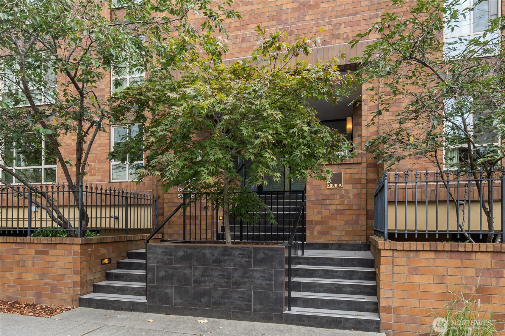 905 Cherry Street, Unit 701 Seattle, WA 98104 - Photo 3 of 31