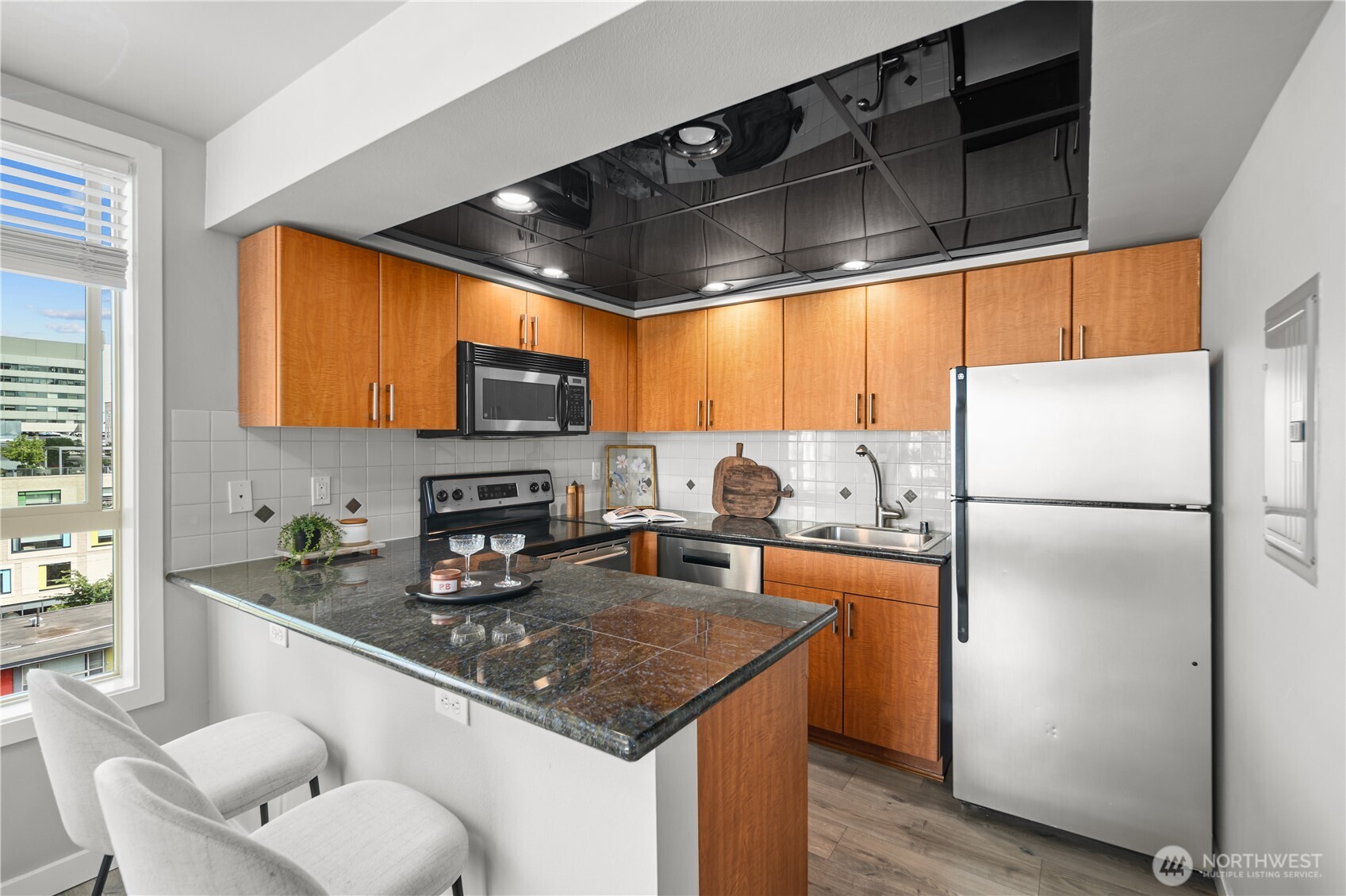 905 Cherry Street, Unit 701 Seattle, WA 98104 - Photo 6 of 31