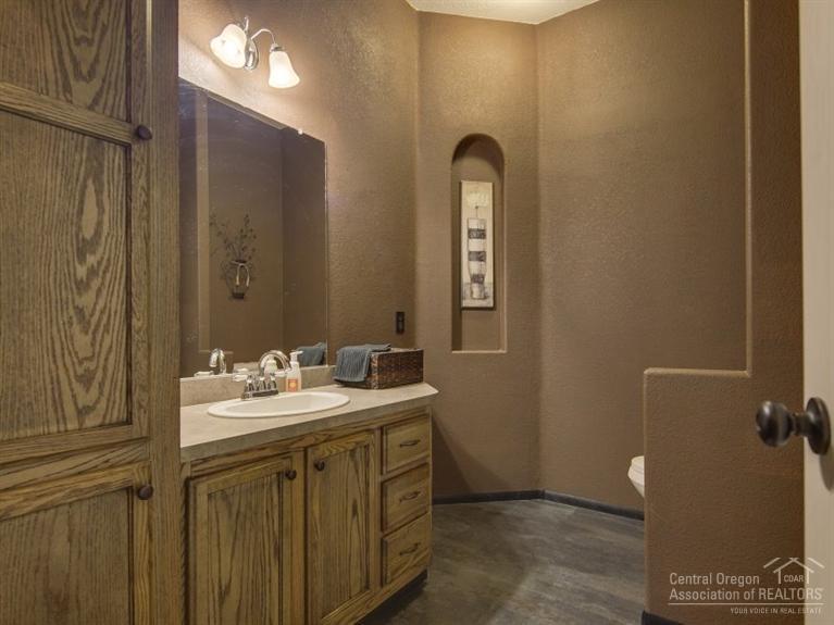 60085 Hopi Road Bend, OR 97702 - Photo 15 of 25 Additional Photo