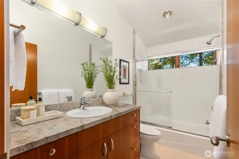 $3,295,000 | 11515 Blue Heron Lane Northeast, Bainbridge Island, WA 98110