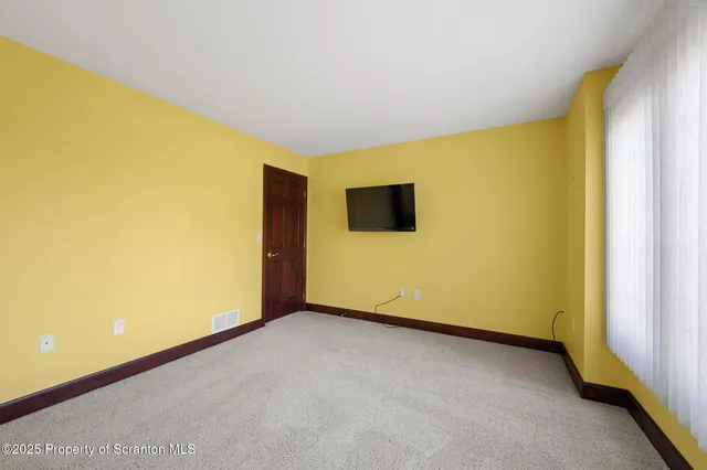 $1,250,000 | 202 Glenmaura Drive, Moosic, PA 18507