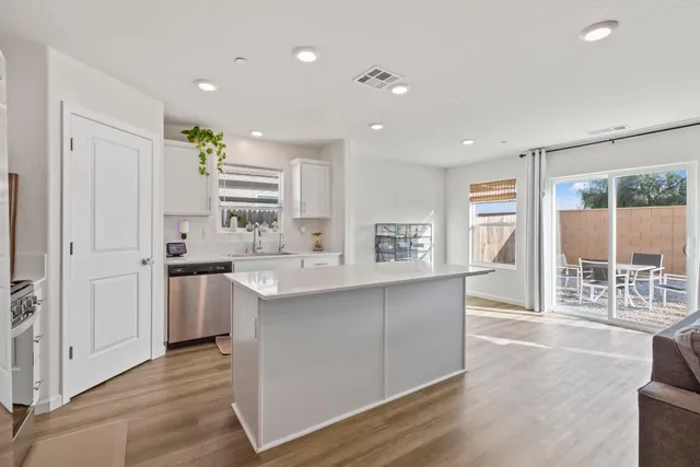 $410,000 | 276 Grand Vw Court, Merced, CA 95341