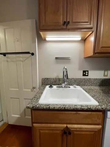 $2,000 | 5 Record Street, Unit 2B, Newport, RI 02840