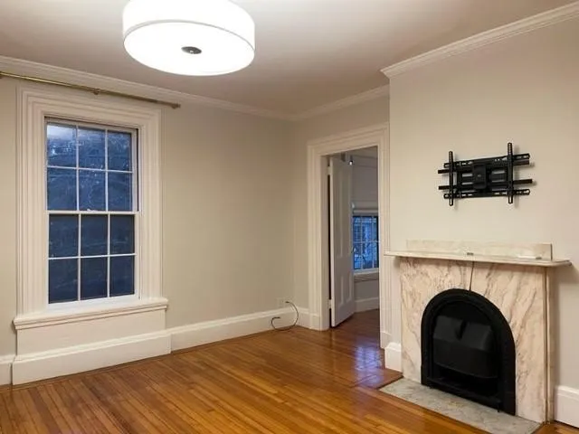 $2,000 | 5 Record Street, Unit 2B, Newport, RI 02840