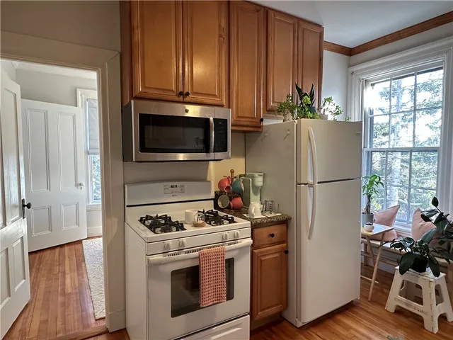 $2,000 | 5 Record Street, Unit 2B, Newport, RI 02840