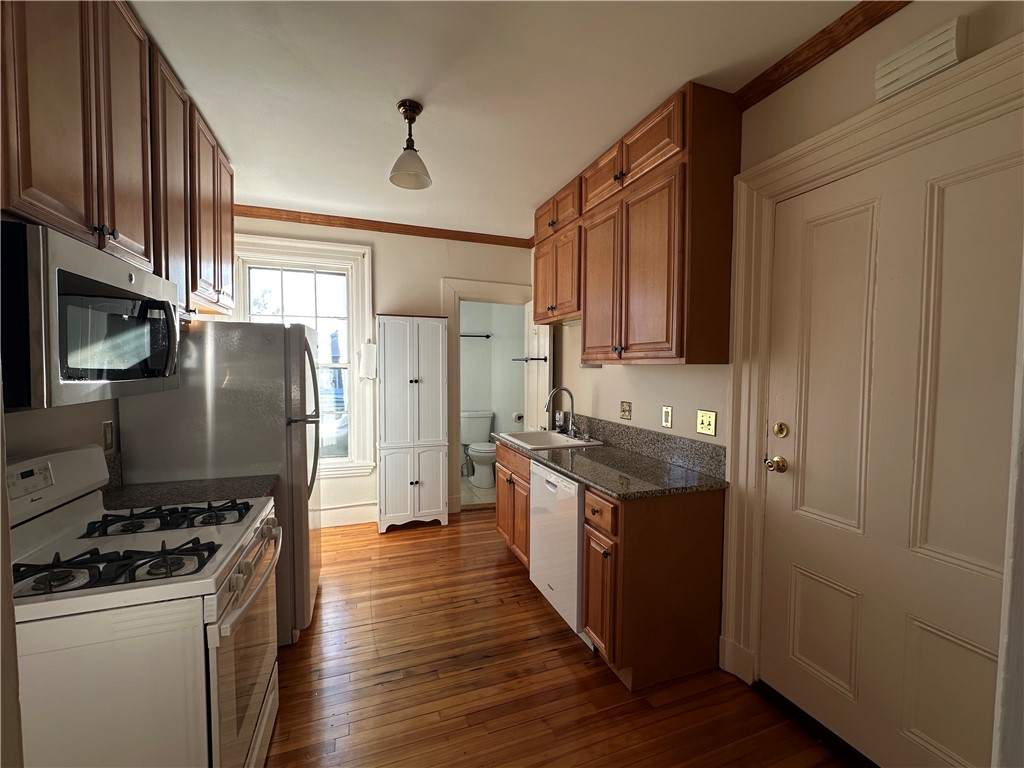 5 Record Street, Unit 2B Newport, RI 02840 - Photo 39 of 50