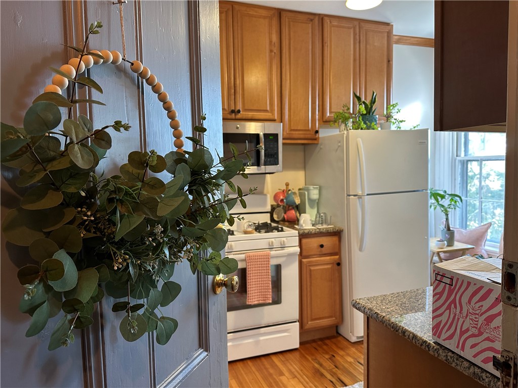 5 Record Street, Unit 2B Newport, RI 02840 - Photo 4 of 50