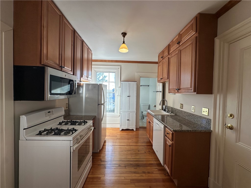 5 Record Street, Unit 2B Newport, RI 02840 - Photo 41 of 50