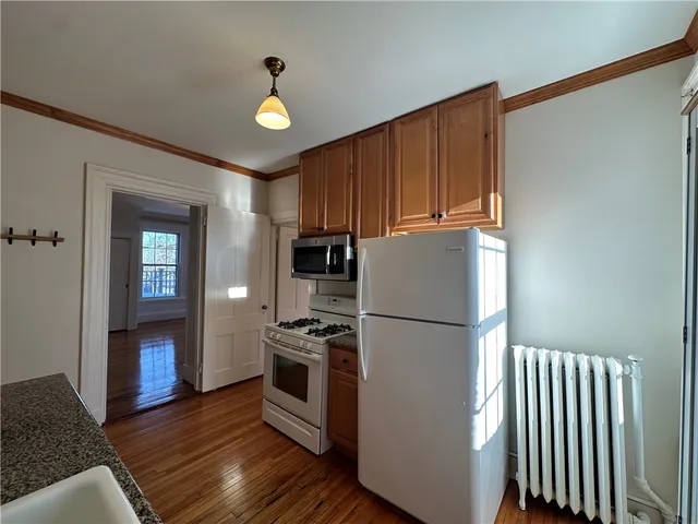 $2,000 | 5 Record Street, Unit 2B, Newport, RI 02840