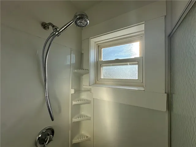 $2,000 | 5 Record Street, Unit 2B, Newport, RI 02840