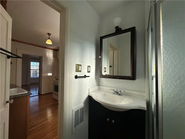 $2,000 | 5 Record Street, Unit 2B, Newport, RI 02840