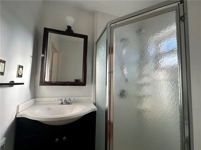 $2,000 | 5 Record Street, Unit 2B, Newport, RI 02840