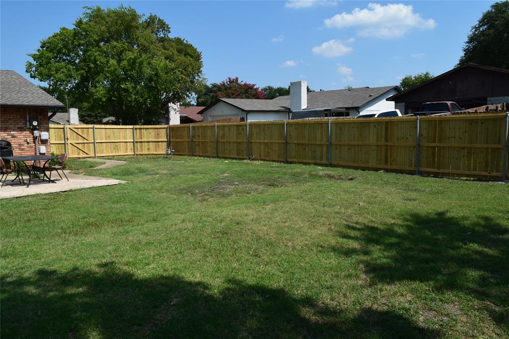 5024 Middleton Circle The Colony, TX 75056 - Photo 29 of 30 a view of a backyard