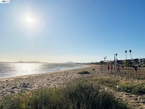 $385,000 | 955 Shorepoint Court, Unit 310, Alameda, CA 94501