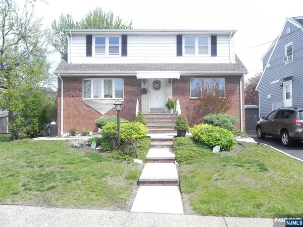 $2,300 | 2 Tuve Lane, Unit 2, South Hackensack, NJ 07606