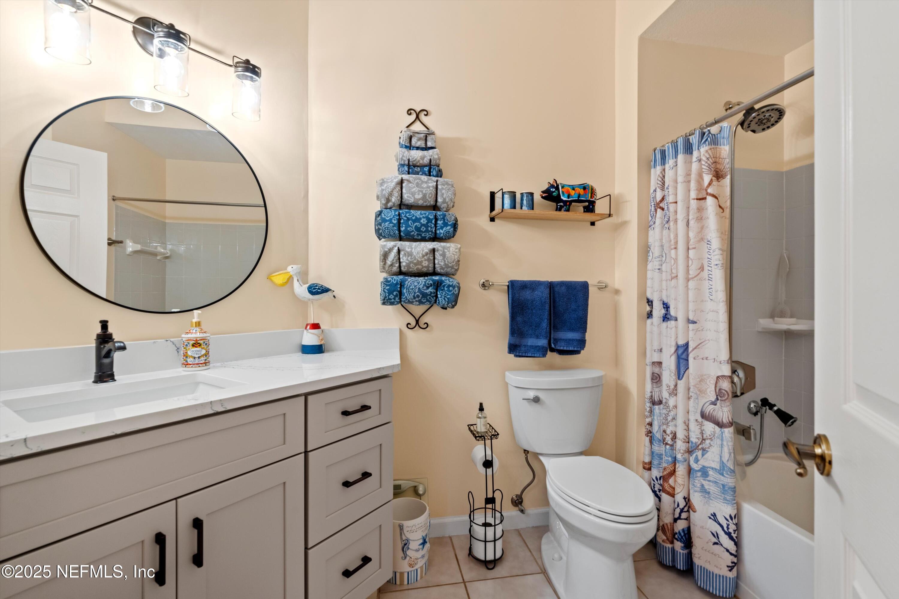 1823 Vista Cove Road St. Augustine, FL 32084 - Photo 20 of 42 24-Guest Bath