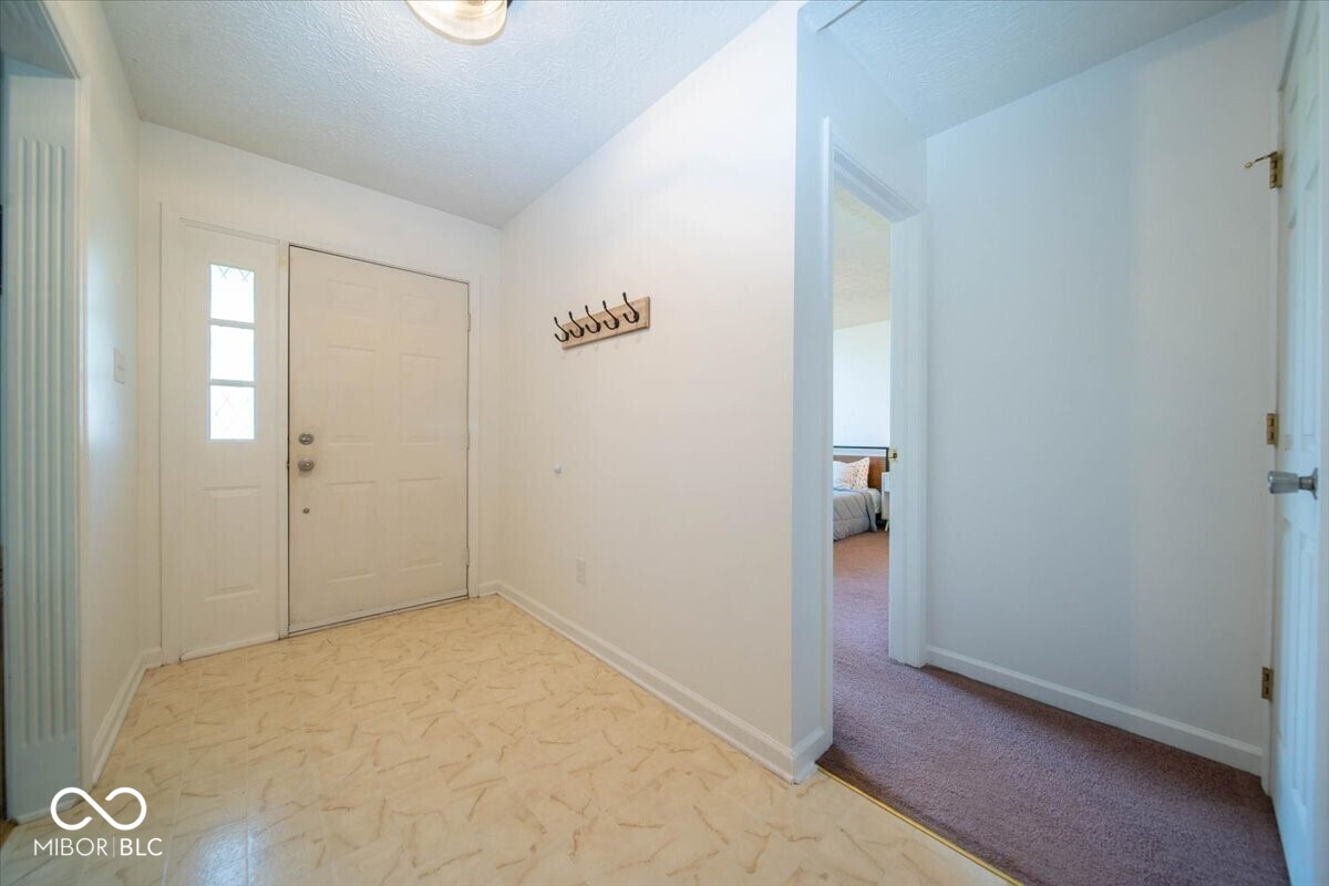 1662 Acorn Road Franklin, IN 46131 - Photo 5 of 26