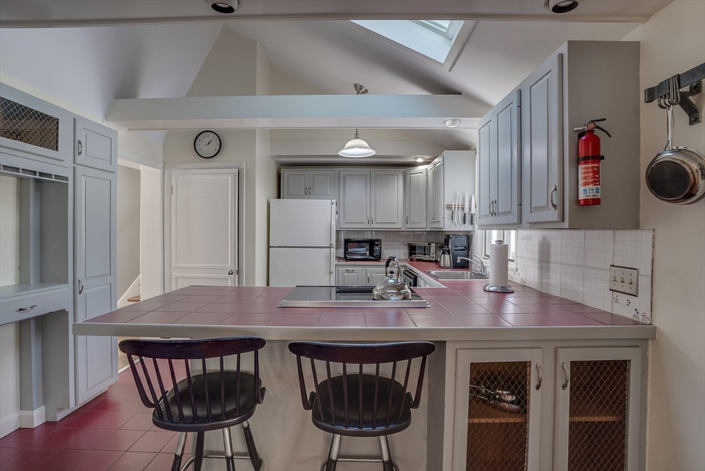 34 Dunelm Road Bedford, MA 01730 - Photo 12 of 30 Gallery Image 12