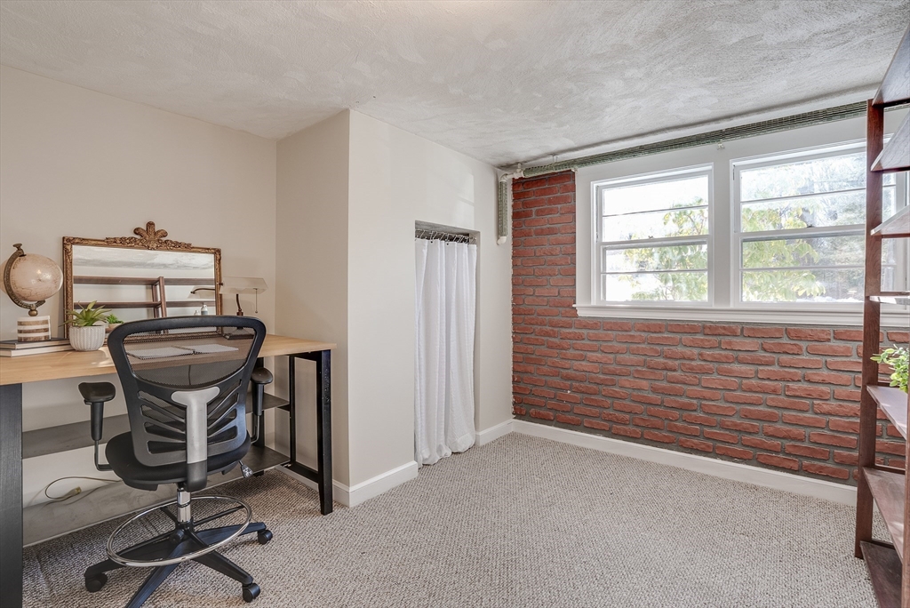 34 Dunelm Road Bedford, MA 01730 - Photo 21 of 30 Gallery Image 21