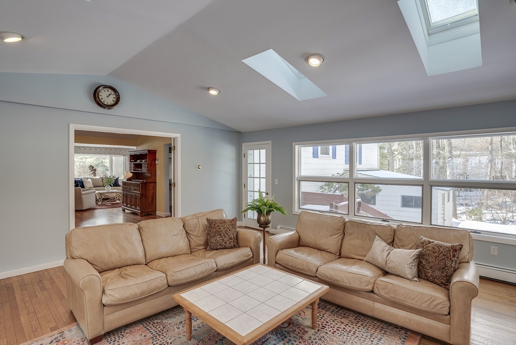 34 Dunelm Road Bedford, MA 01730 - Photo 10 of 30 Gallery Image 10