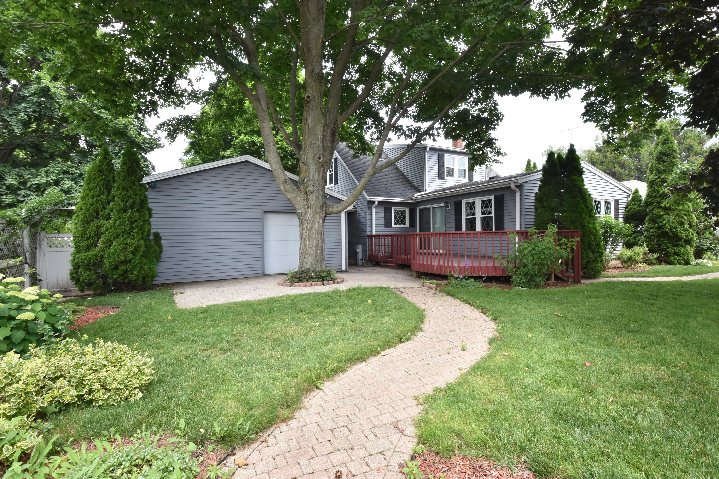 2205 Dwight Street Racine, WI 53403 - Photo 41 of 46 Back view