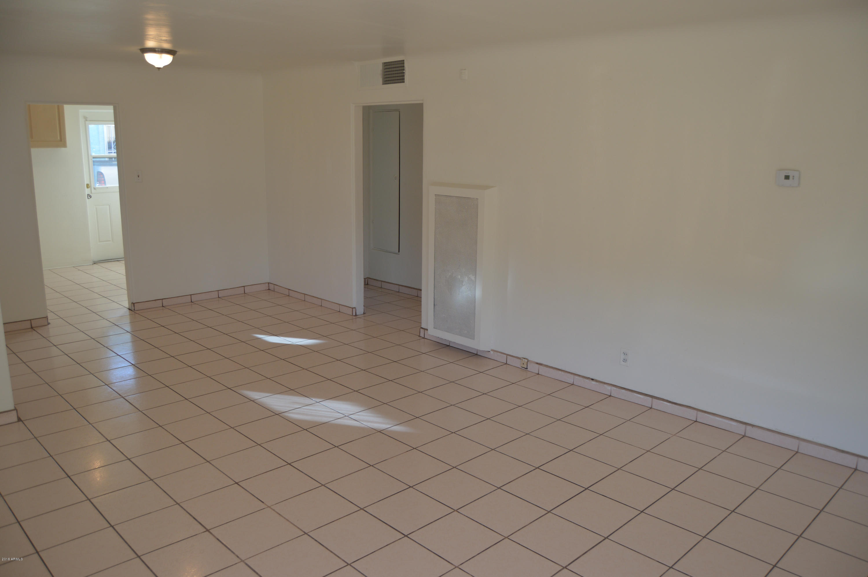 1818 East Monte Vista Road Phoenix, AZ 85006 - Photo 7 of 16 Great Room