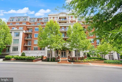 $1,025,000 | 6900 Fleetwood Road, Unit 415, McLean, VA 22101
