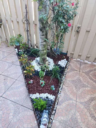 $2,200 | 600 Executive Center Drive, Unit 104, West Palm Beach, FL 33401