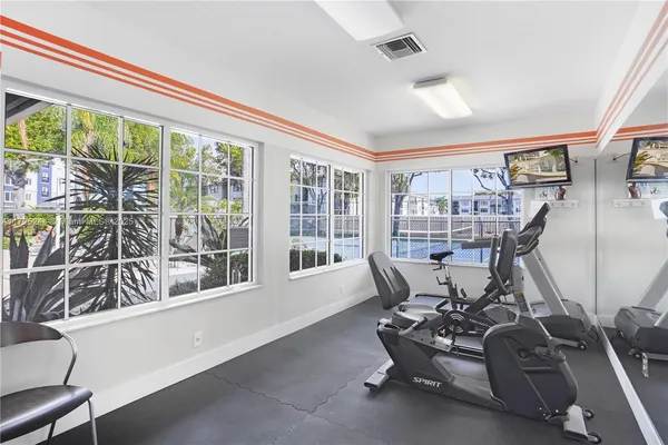 $2,200 | 600 Executive Center Drive, Unit 104, West Palm Beach, FL 33401