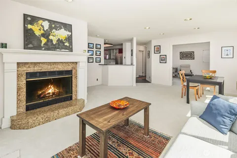 $610,000 | 2040 13th Avenue West, Unit 33, Seattle, WA 98119