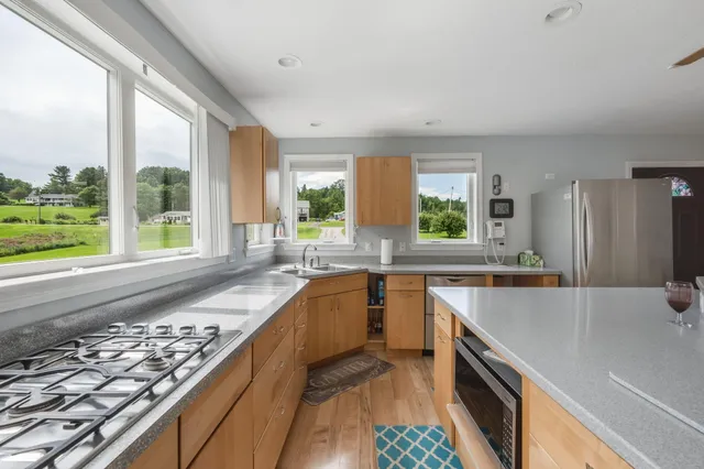 $629,900 | 985 North North Main Street, Winterport, ME 04496