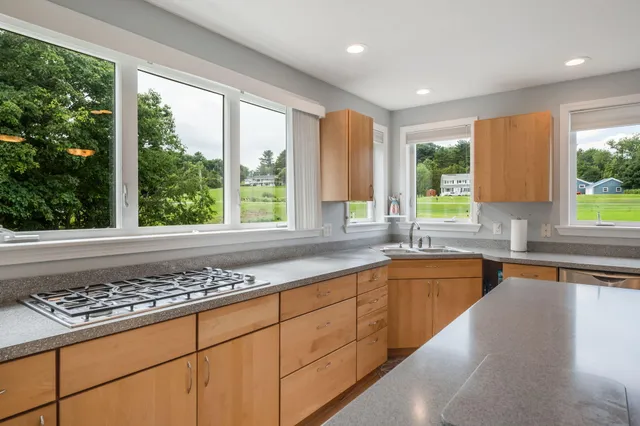 $629,900 | 985 North North Main Street, Winterport, ME 04496