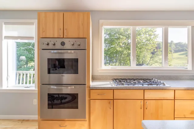 $629,900 | 985 North North Main Street, Winterport, ME 04496