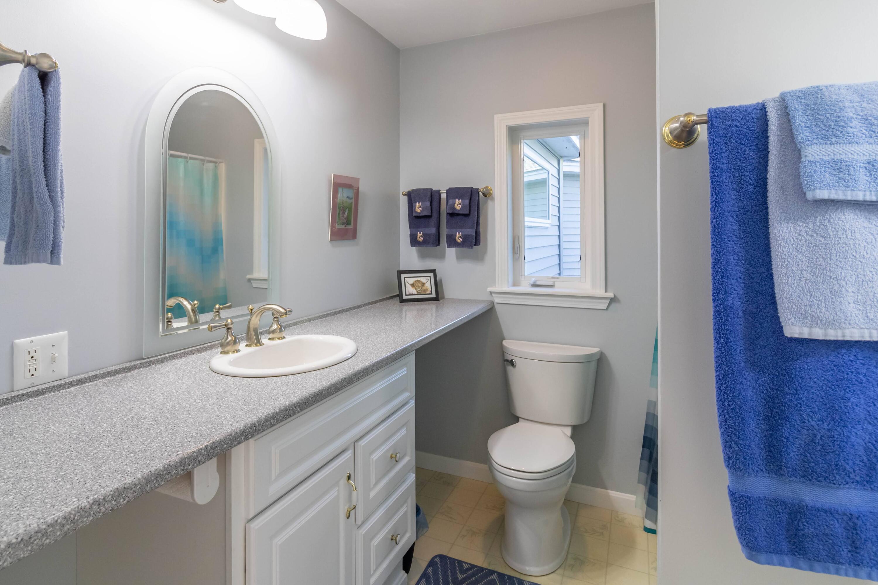 985 North North Main Street Winterport, ME 04496 - Photo 51 of 79 985 North Main Street Interiors-29