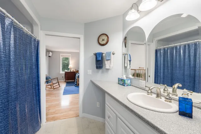 $629,900 | 985 North North Main Street, Winterport, ME 04496