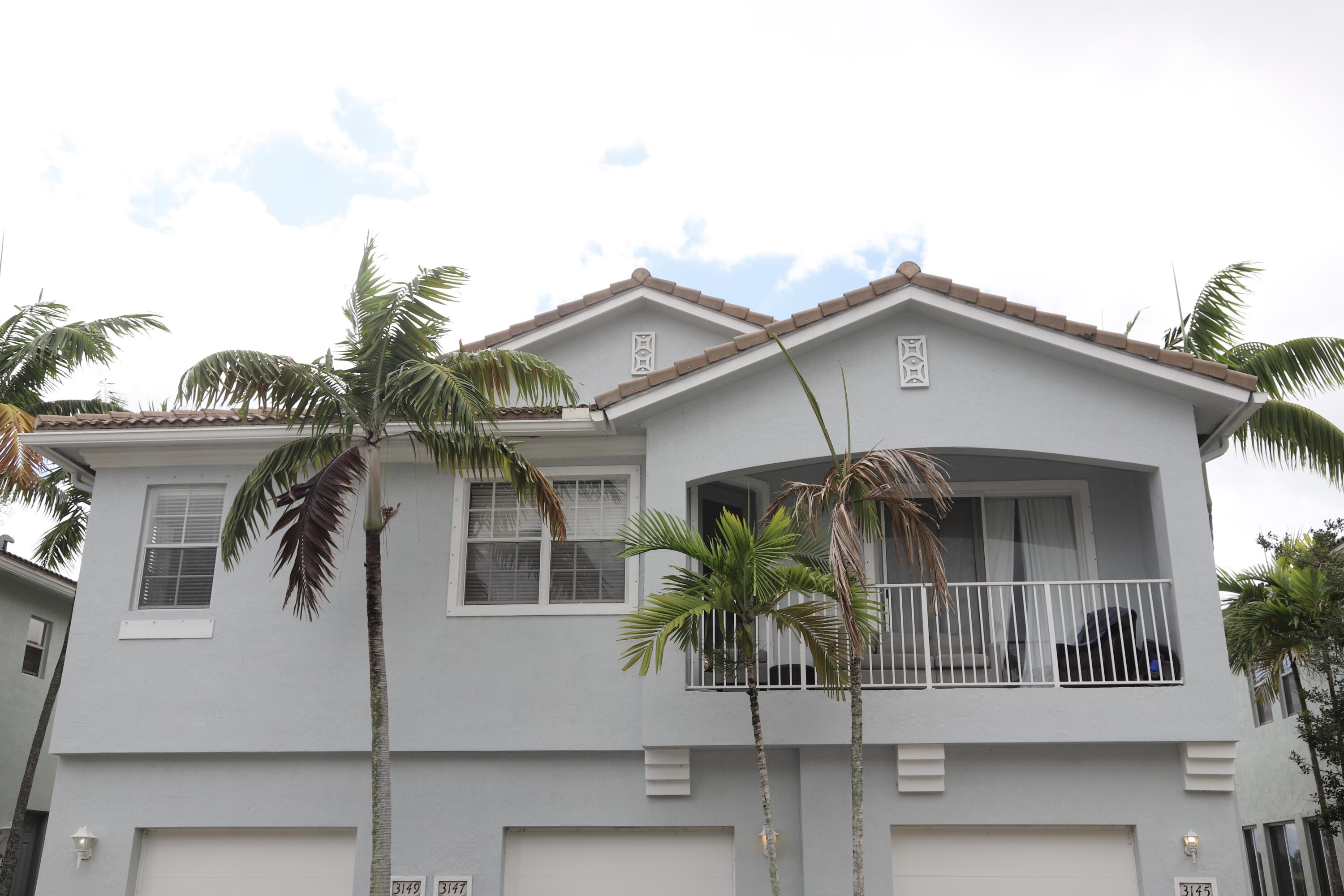3145 Laurel Ridge Circle Riviera Beach, FL 33404 - Photo 2 of 53 IMG_9016