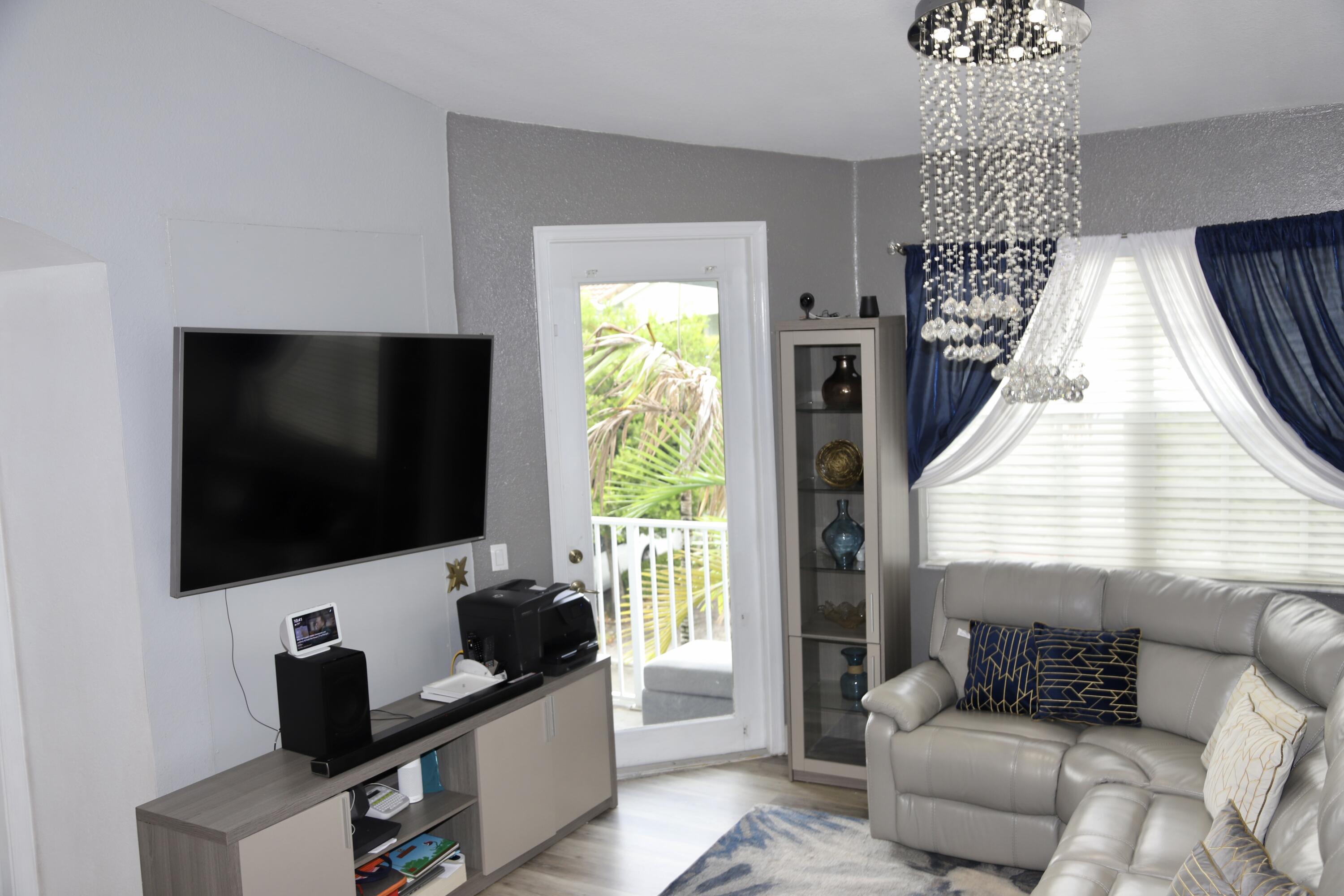 3145 Laurel Ridge Circle Riviera Beach, FL 33404 - Photo 3 of 53 IMG_8894