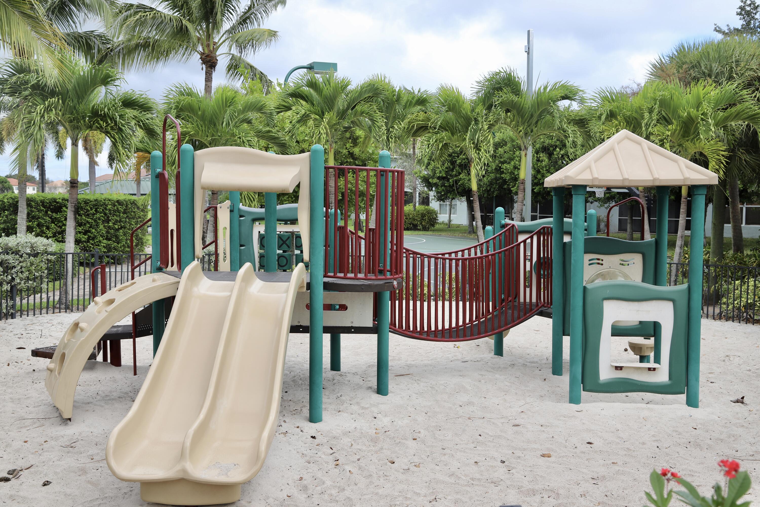 3145 Laurel Ridge Circle Riviera Beach, FL 33404 - Photo 51 of 53 IMG_9042