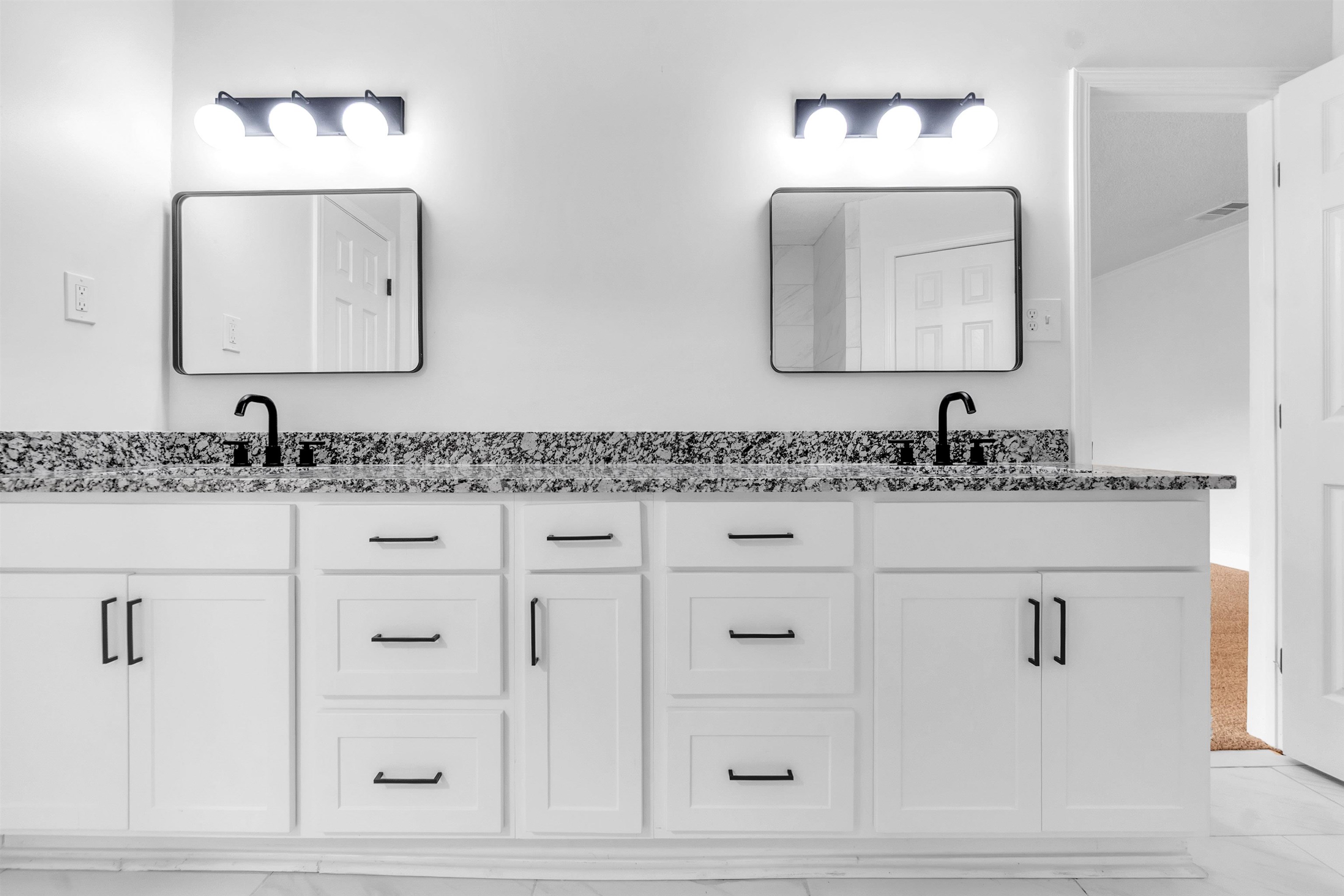 488 West Regis Place Memphis, TN 38018 - Photo 11 of 17 Bathroom with double vanity