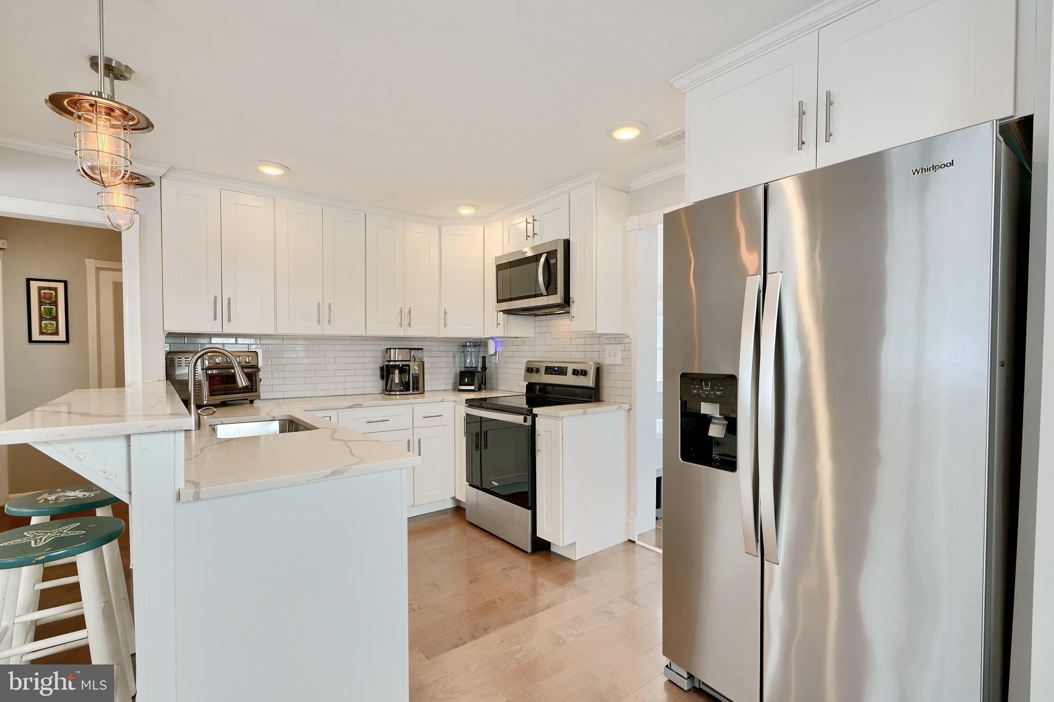 914 Olmstead Road Baltimore, MD 21208 - Photo 5 of 40 Stainless Steel Appliances