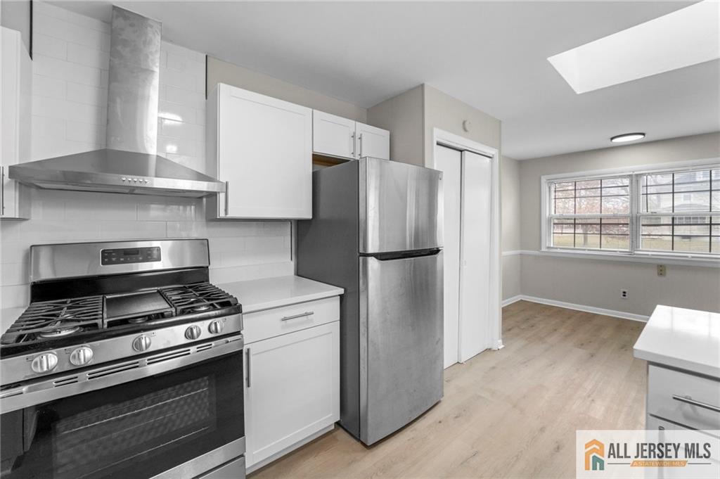 1843 Nottingham Way Hamilton, NJ 08619 - Photo 5 of 14