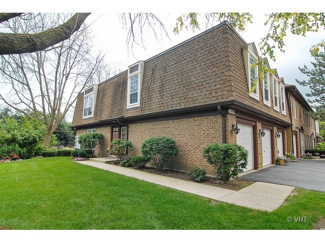134 West Golf Road, Unit A Libertyville, IL 60048 - Photo 1 of 10