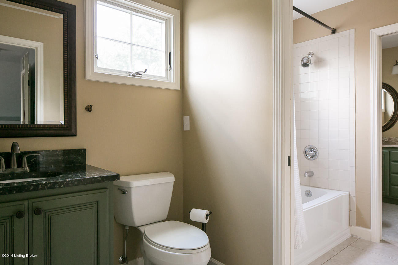 3600 Graham Road Louisville, KY 40207 - Photo 23 of 34 RealTourCast | Tim Holland | Graham (14