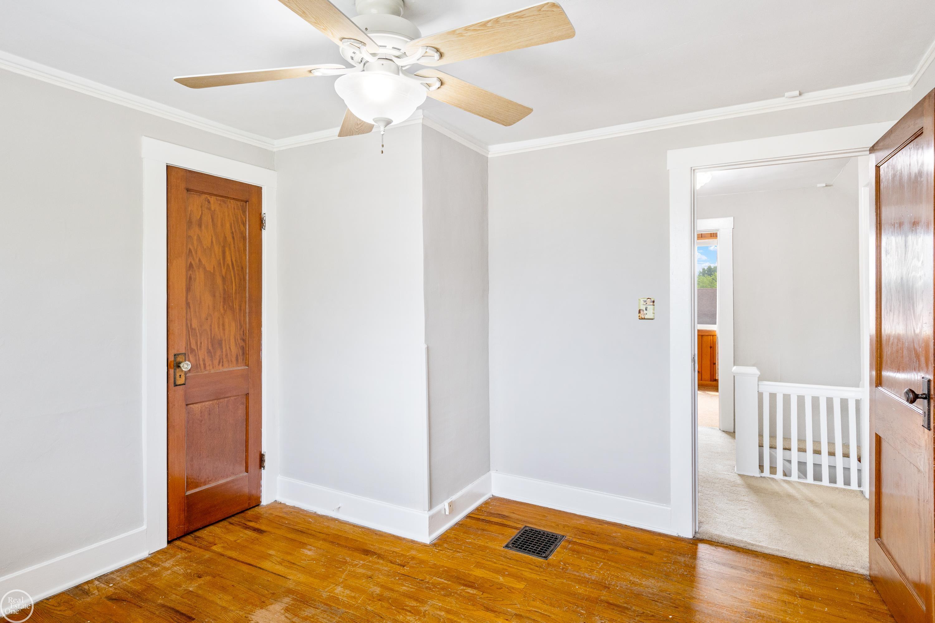 15151 Stephens Road Eastpointe, MI 48021 - Photo 23 of 41 50117363-22.JPG