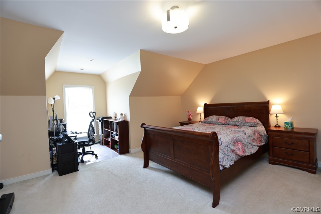 13906 Sagebrook Road Midlothian, VA 23112 - Photo 30 of 50 a bed room with a bed and a lamp